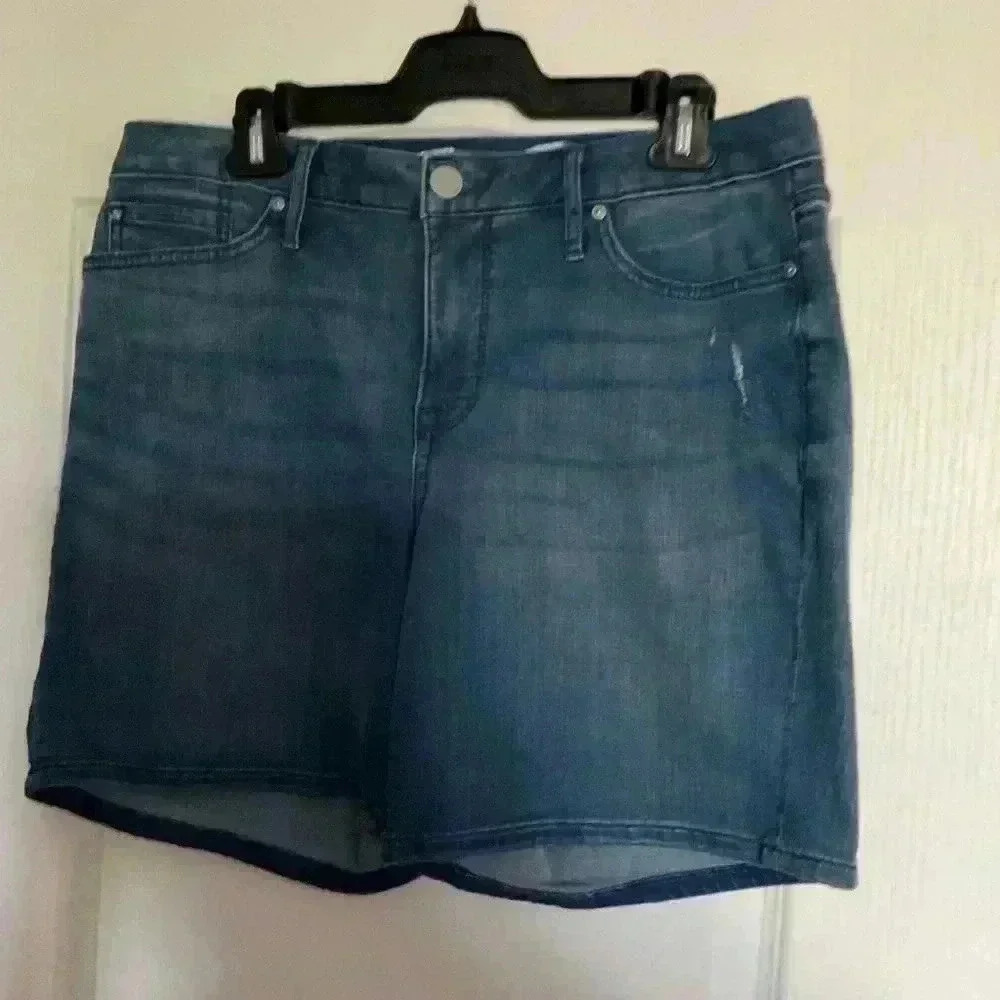 🔥2/40$🔥New without tag Seven7 short jeans. Fall season start
